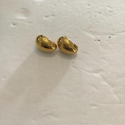 Sale Photo Thumbnail #225: Beautiful vintage Monet earrings. Please see attached photos.