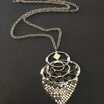 Beautiful vintage,, Silver-tone, pendant statement, necklace