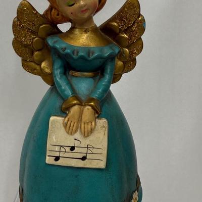Sale Photo Thumbnail #92: Approx. 9" tall, music box doesn't play when wound (maybe needs adjustment/lubrication?).  Good physical condition, no chips or cracks.