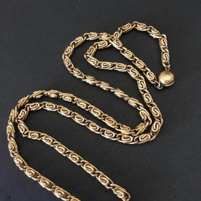 Vintage gold tone , pinwheel chain necklace with button clasp metal button clasp