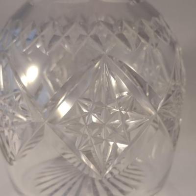 Sale Photo Thumbnail #813: Vintage Signed Tudor England Crystal Decanter with Stopper- Approx 9" Tall.  Item appears to be in good condition.