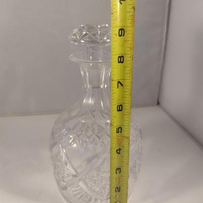 Sale Photo Thumbnail #816: Vintage Signed Tudor England Crystal Decanter with Stopper- Approx 9" Tall.  Item appears to be in good condition.