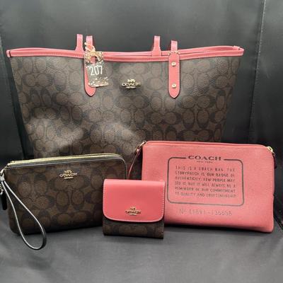 Sale Photo Thumbnail #347: Brown and Pink Tote, 15.5 x 21.5 inches, reversible
1 wallet, 2 wristlets 
NEW