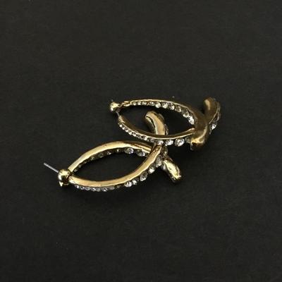 Beautiful gold tone, crystal rhinestone earrings