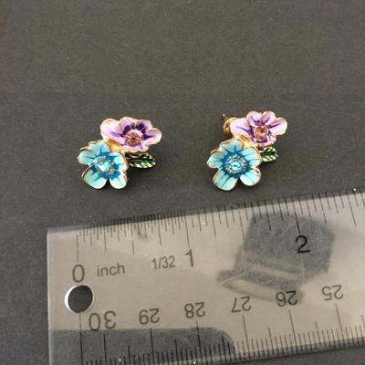 Really pretty enamel flower rhinestone studded earrings