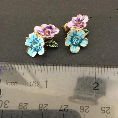 Really pretty enamel flower rhinestone studded earrings
