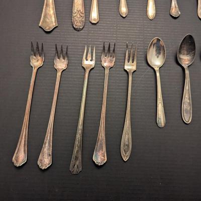 Sale Photo Thumbnail #3140: Vintage Silverware Insignia Sheffield England  AMSILCO Vernon & Melody Silver Plate #7