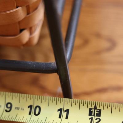 Longaberger Newspaper/Magazine Basket with Wooden Lid