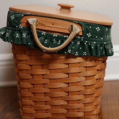 Longaberger Newspaper/Magazine Basket with Wooden Lid