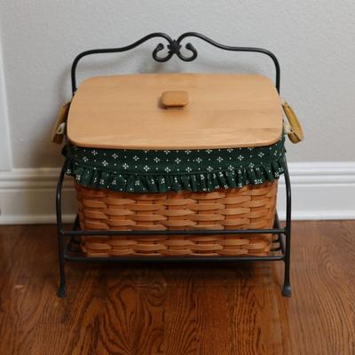 Longaberger Newspaper/Magazine Basket with Wooden Lid