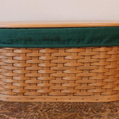 Pair of Longaberger Handwoven Baskets with Lids and Green Liners