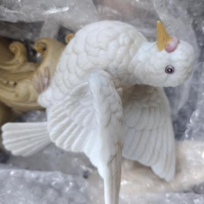 COLLECTIBLES FIGURINES