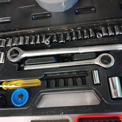 AUTOSHOP SOCKET SET AND CRAFTSMAN BIT SET