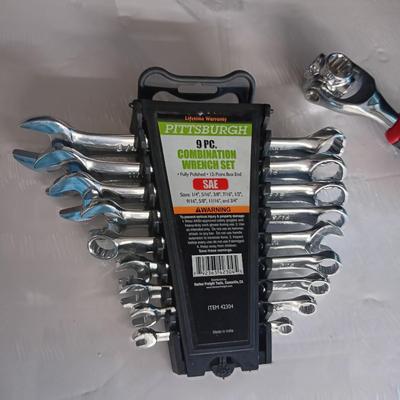 9 PC COMBINATION WRENCHES AND A TIGER WRENCH