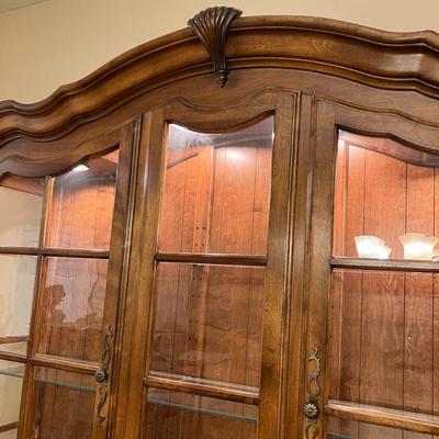 Ethan Allen china cabinet