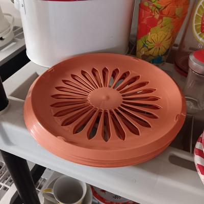 HEAVY PLASTIC COLORFUL SERVING PIECES