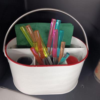 HEAVY PLASTIC COLORFUL SERVING PIECES