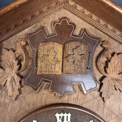 LARGE GERMAN MADE CUCKOO CLOCK IN EXCELLENT CONDITION