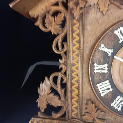 LARGE GERMAN MADE CUCKOO CLOCK IN EXCELLENT CONDITION