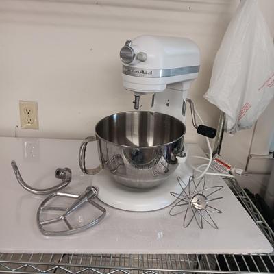 KITCHENAID PROFESSIONAL 600 STAND MIXER WITH LINEN COVER