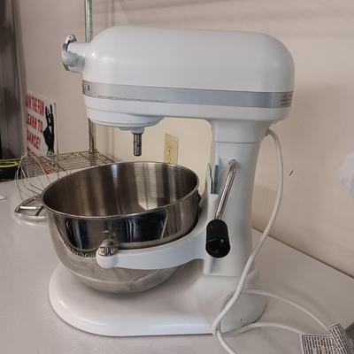 KITCHENAID PROFESSIONAL 600 STAND MIXER WITH LINEN COVER