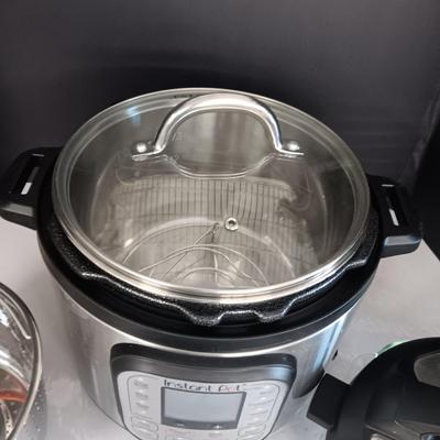 LIKE NEW INSTANT POT NOVA PLUS