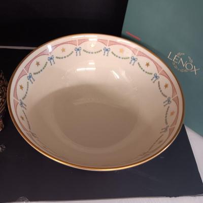LENOX AMERICAN PRESIDENCY BICENTENNIAL BOWL AND AN ANTIQUE CRUET SET