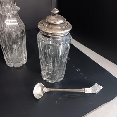 LENOX AMERICAN PRESIDENCY BICENTENNIAL BOWL AND AN ANTIQUE CRUET SET
