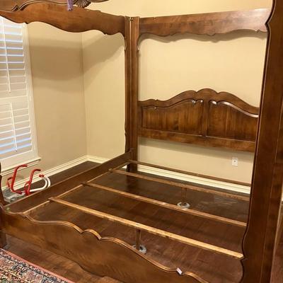 Ethan Allen canopy bed