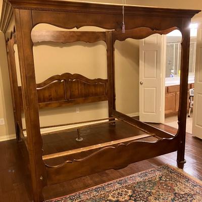 Ethan Allen canopy bed