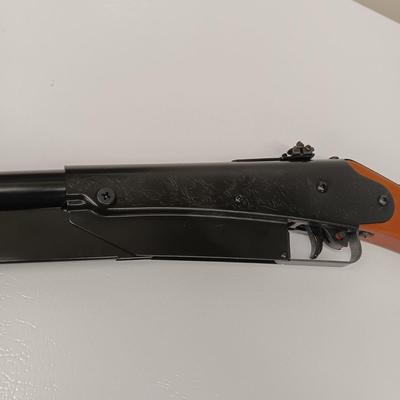 DAISY MODEL 25 PUMP ACTION BB GUN