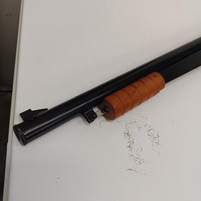 DAISY MODEL 25 PUMP ACTION BB GUN