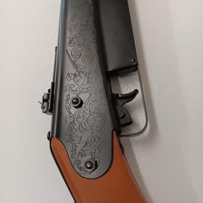 DAISY MODEL 25 PUMP ACTION BB GUN