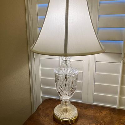Crystal base lamp
