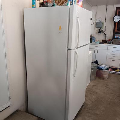 FRIGIDAIRE TOP MOUNT FROST FREE REFRIGERATOR FREEZER (DOES NOT INCLUDE CONTENTS)