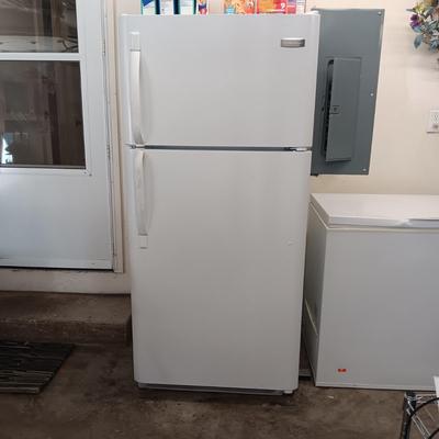 FRIGIDAIRE TOP MOUNT FROST FREE REFRIGERATOR FREEZER (DOES NOT INCLUDE CONTENTS)