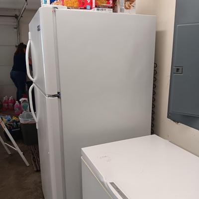 FRIGIDAIRE TOP MOUNT FROST FREE REFRIGERATOR FREEZER (DOES NOT INCLUDE CONTENTS)
