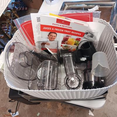 LIKE NEW EMERIL LAGASSE JUICER WITH ATTACHMENTS
