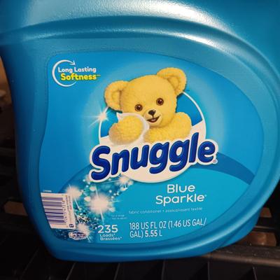 NEW/FULL LARGE CONTAINERS OF SNUGGLE AND GAIN LAUNDRY DETERGENT