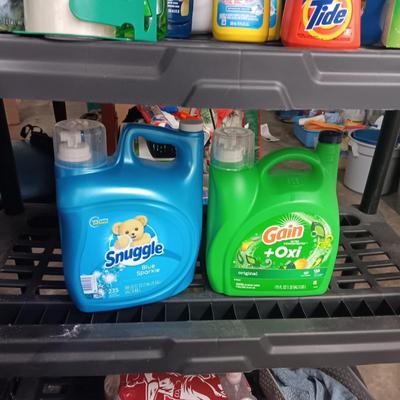NEW/FULL LARGE CONTAINERS OF SNUGGLE AND GAIN LAUNDRY DETERGENT