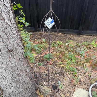 Sale Photo Thumbnail #82: Y27-Metal Garden Art