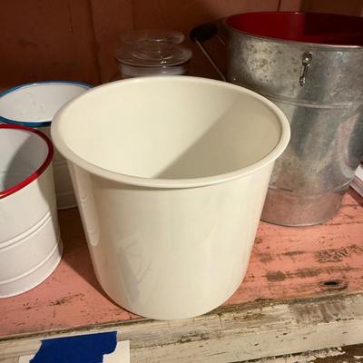 Sale Photo Thumbnail #105: D4-Storage Containers