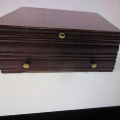 Sale Photo Thumbnail #2931: Flatware Storage Chest