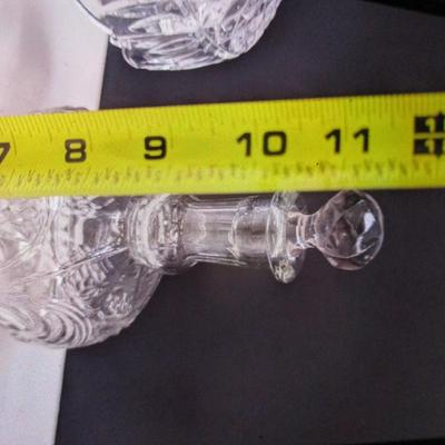 Sale Photo Thumbnail #1662: The stopper on the decanter is chipped