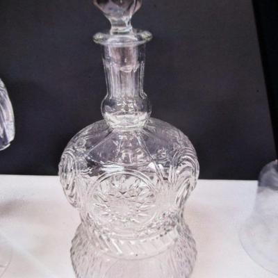 Sale Photo Thumbnail #1654: The stopper on the decanter is chipped