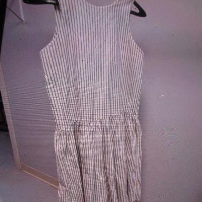 Sale Photo Thumbnail #2938: Vintage Dogwood Lane Dress Size Small Sleeveless Jumper With Fun Buttons