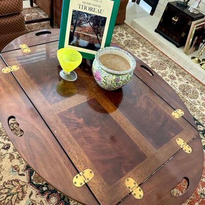 Furniture -Drexel coffee table with Italian art glass