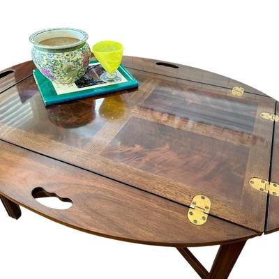 Furniture -Drexel coffee table with Italian art glass