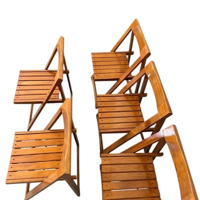 Furniture - Wood Slat folding chairs set of 5