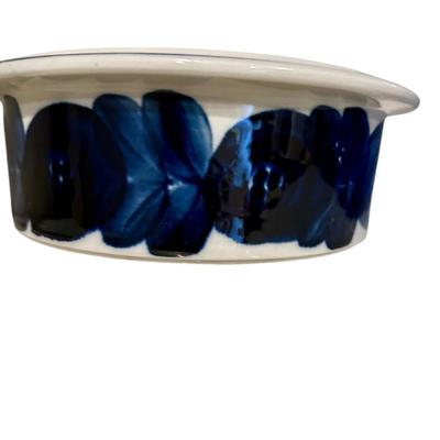 Pottery - Arabia of Finland Blue Anemone bowl